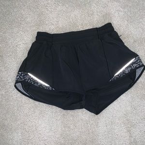 Hotty Hot Short 2.5” size 4